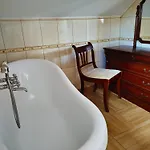 Targowski Dwor Mazury Bed & Breakfast 3*