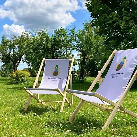 Targowski Dwor Mazury Bed & Breakfast 3*